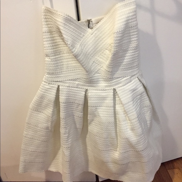 White bridesmaid dress from nasty gal - Picture 2 of 5